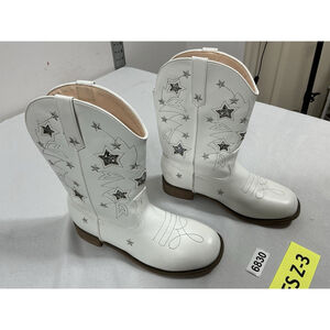 Girls Parrosoo Pull On Cow Girl Boots White Stars Size 4 MT Flat Heel Round Toe